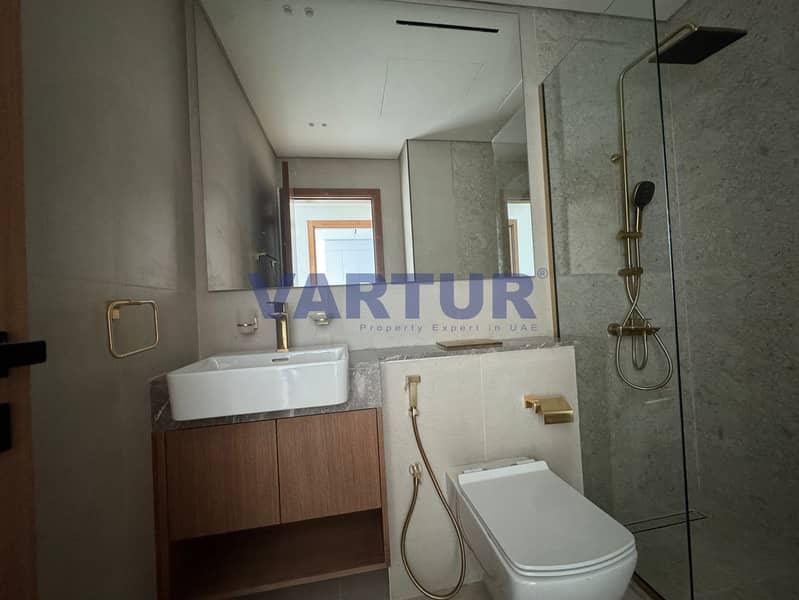 18 Bathroom 2. jpeg