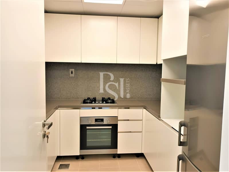 8 KITCHEN. jpg