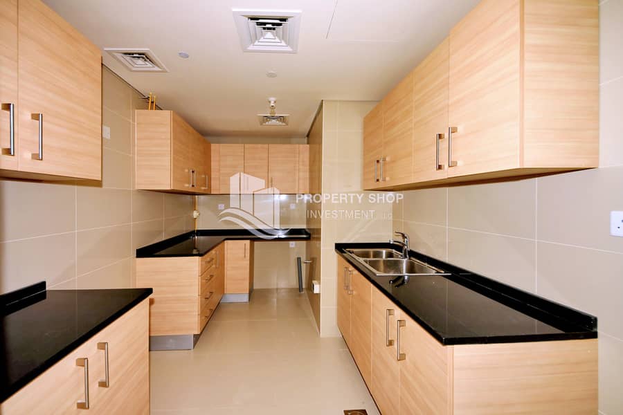 5 1-bedroom-apartment-al-reem-island-marina-square-ocean-terrace-kitchen. JPG