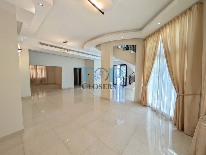 位于阿尔马拉克哈尼耶 4 卧室的别墅 105000 AED - 11602607 位于阿尔马拉克哈尼耶 4 卧室的别墅 105000 AED - 11602607