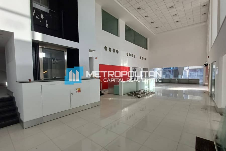 位于柯尼契路 的展览店面 4375000 AED - 11603681 位于柯尼契路 的展览店面 4375000 AED - 11603681