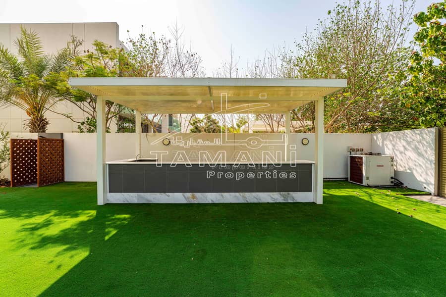 21 6 Bedroom Contemporary Villa_Page_25. jpg
