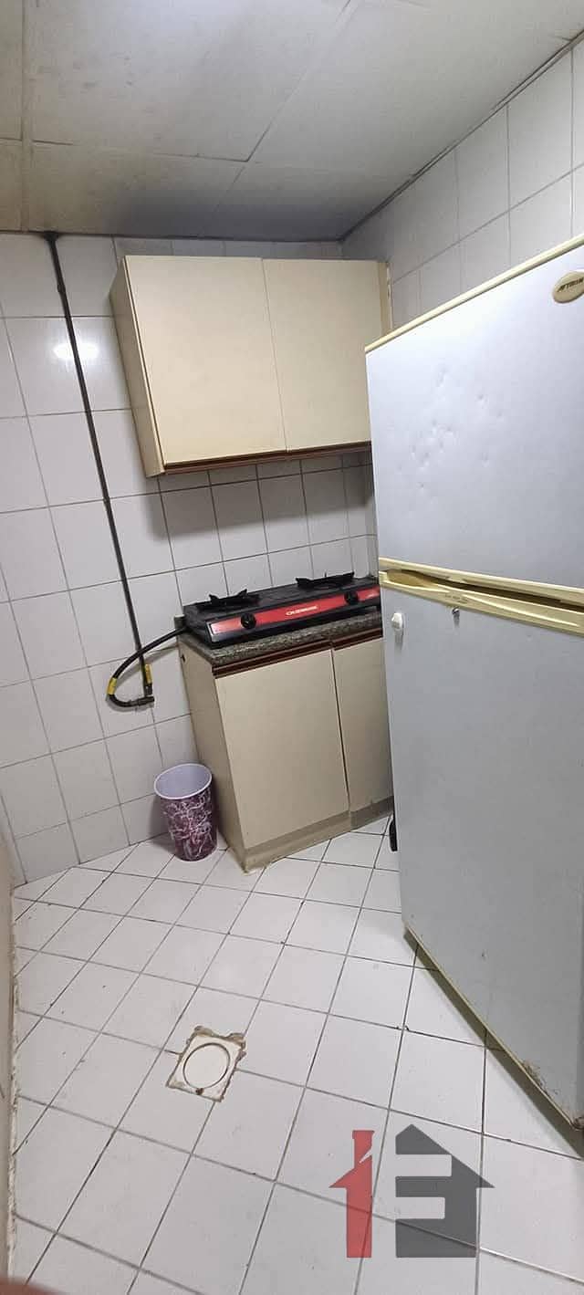 4 6c848de8-53d3-4f29-8ac6-7b2c2f9e58a1. jpeg