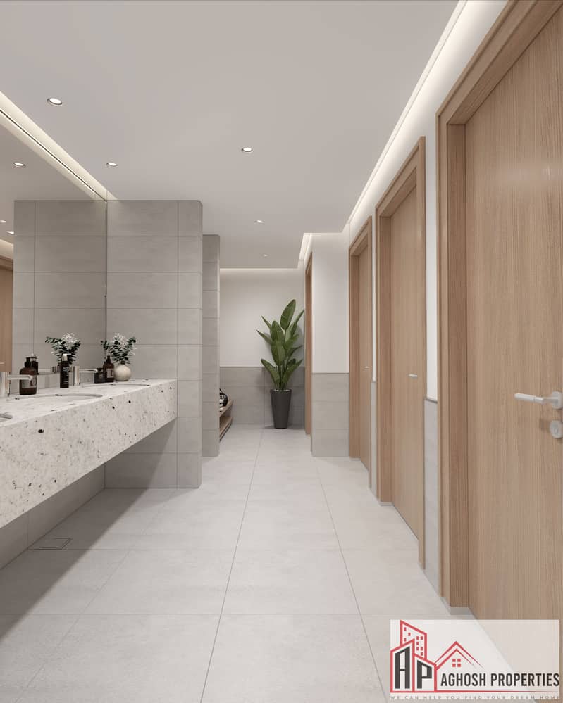 5 CHANGEROOM- (1). jpg