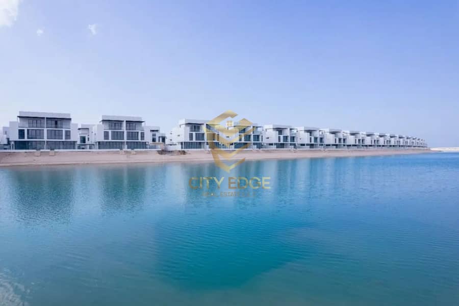 4BR-TH -MAID- Beach Access | Charming Views | 5%DP 4BR-TH -MAID- Beach Access | Charming Views | 5%DP