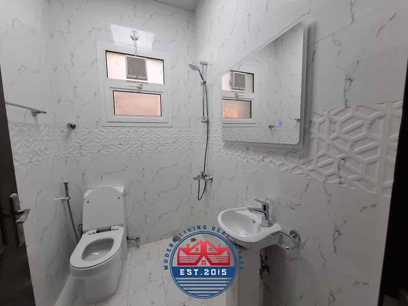 28 11a06dd2-dc64-4609-8975-dc7708112621. jpg