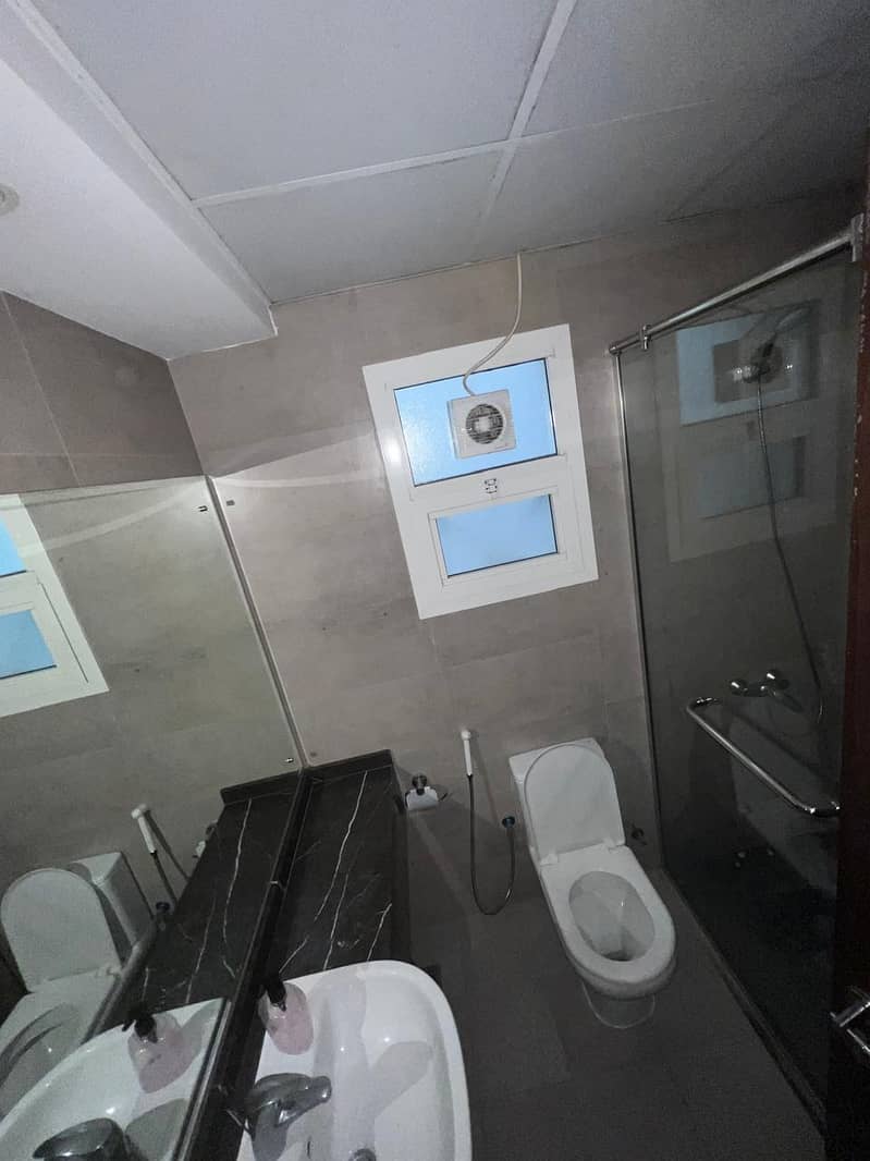 6 8a7157db-bb39-40c4-8f96-e2df449cfcb8. jpg