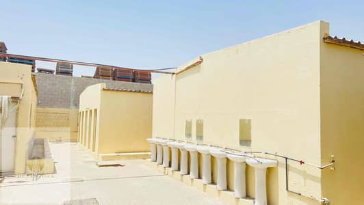 Labour Camp for Rent in Al Sajaa, Sharjah - 10f88e62-56d4-4ef5-9395-a426bbb748f6. jpg
