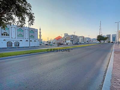 فیلا 4 غرف نوم للايجار في الخالدية، أبوظبي - فیلا في الخالدية 4 غرف 300000 درهم - 11609686
