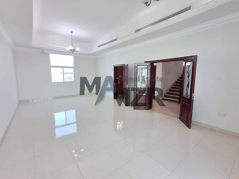 位于哈里发城 5 卧室的别墅 170000 AED - 11610278 位于哈里发城 5 卧室的别墅 170000 AED - 11610278