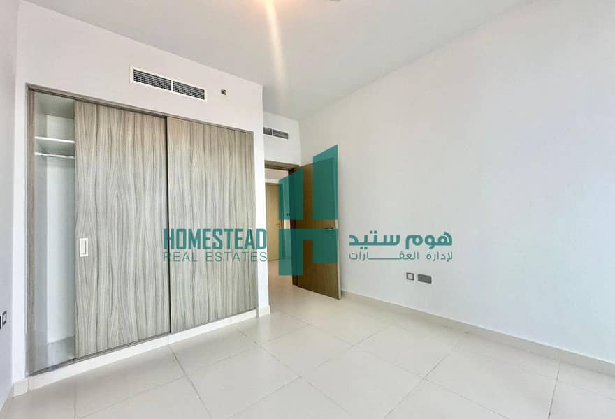 10 14080340-23ebdo-Photoroom. png