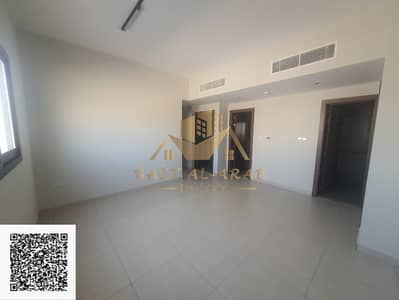 2 Cпальни Апартаменты в аренду в Аль Джурф, Аджман - 2284. jpg