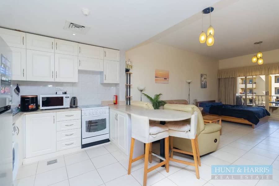 Fully Furnished - Golf Course View - Spacious Studio Fully Furnished - Golf Course View - Spacious Studio
