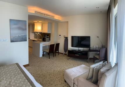 Luxurious Studio Apt w/ Boulevard view Luxurious Studio Apt w/ Boulevard view