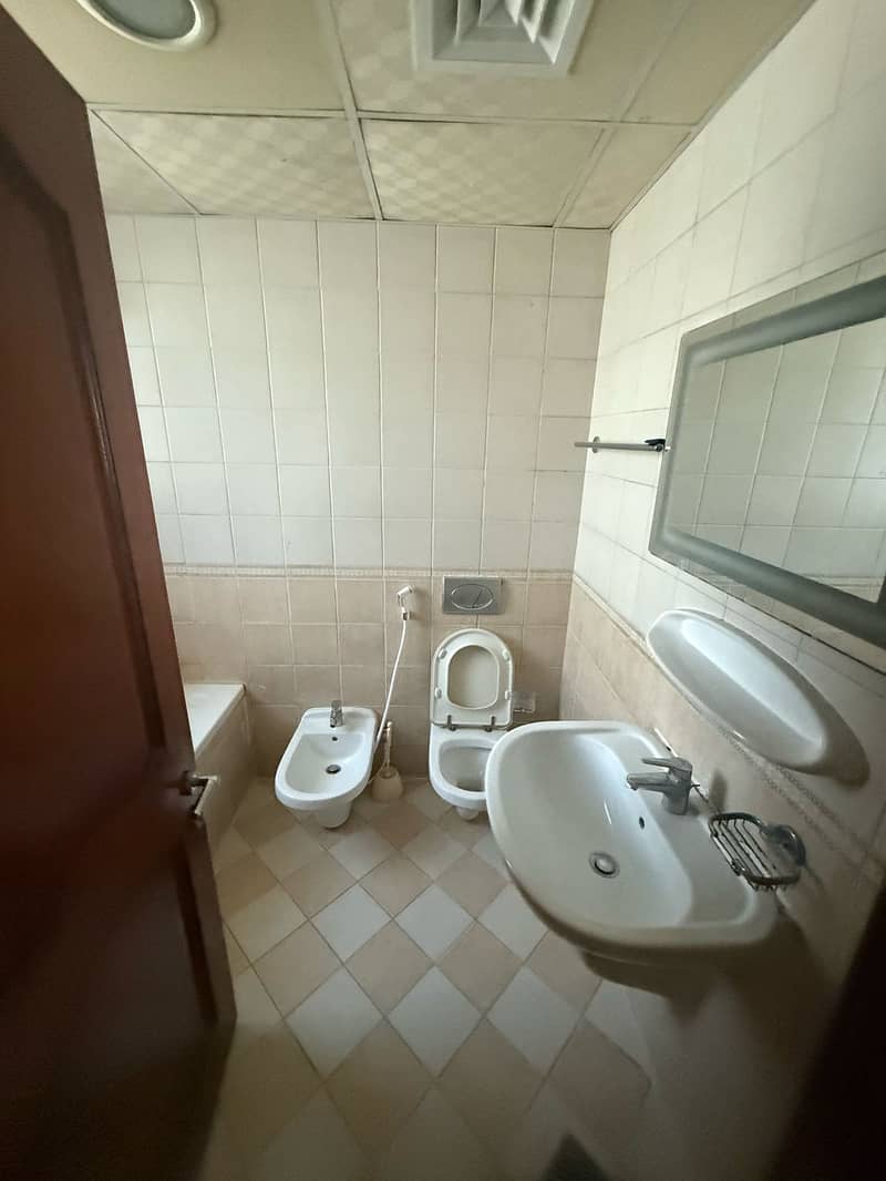9 8. jpg