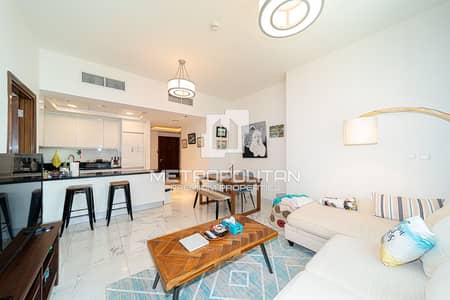 1 Bedroom Apartment for Rent in Business Bay, Dubai - Vacant | Mid Floor | Sea and Sunset View| Flexible