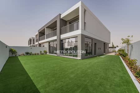 5 Bedroom Villa for Rent in Dubai South, Dubai - Corner Unit |Huge Plot| Landscaped|Close to Retail