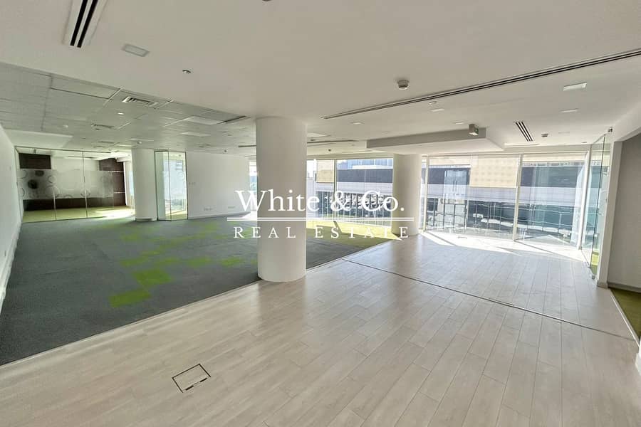 PRIME LOCATION | DDA LICENSE | VACANT PRIME LOCATION | DDA LICENSE | VACANT
