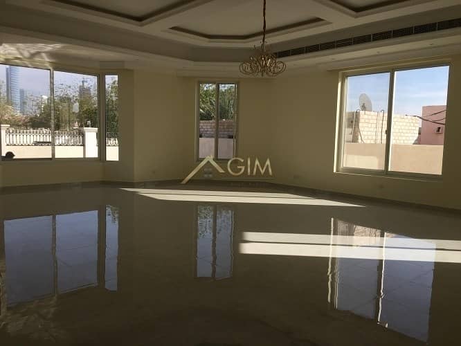 A very Spacious 8 Bedrooms Villa A very Spacious 8 Bedrooms Villa