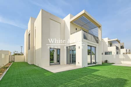 4 Bedroom Villa for Sale in Dubai South, Dubai - Hot Deal | Community Expert | View Today
