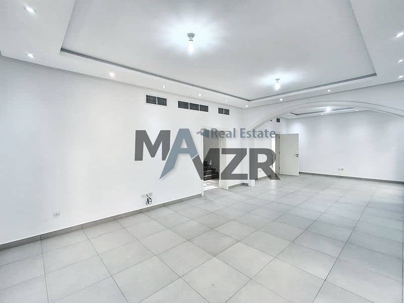 位于哈里发城,高尔夫花园 5 卧室的别墅 270000 AED - 11619546 位于哈里发城,高尔夫花园 5 卧室的别墅 270000 AED - 11619546