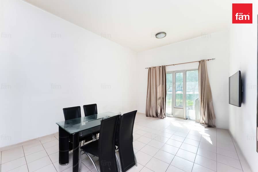 Vacant I Near Metro I Serene Location Vacant I Near Metro I Serene Location