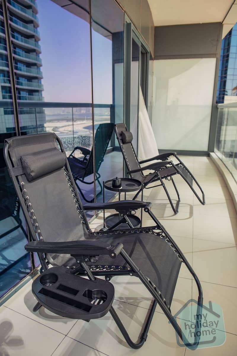 18 094_balcony2606. jpg