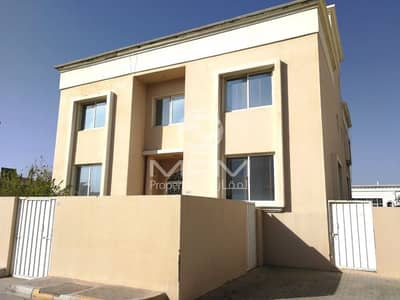 5 Bedroom Villa for Rent in Mohammed Bin Zayed City, Abu Dhabi - Spacious Stand Alon Villa with front yard & Parking