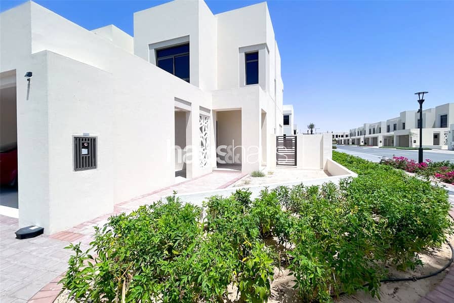 位于城市广场,里姆联排别墅 4 卧室的别墅 194000 AED - 11621188 位于城市广场,里姆联排别墅 4 卧室的别墅 194000 AED - 11621188