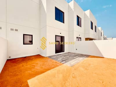 2 Bedroom Townhouse for Rent in Yas Island, Abu Dhabi - ca57d301-c750-4a03-8e3c-921993ac2ca4. jpeg