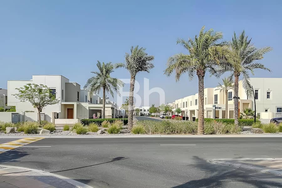 Таунхаус в Таун Сквер,Хаят Таунхаусы, 2 cпальни, 160000 AED - 11621234 Таунхаус в Таун Сквер,Хаят Таунхаусы, 2 cпальни, 160000 AED - 11621234