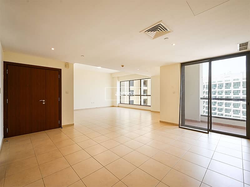 Well Maintained | Sea View | Low Floor Well Maintained | Sea View | Low Floor