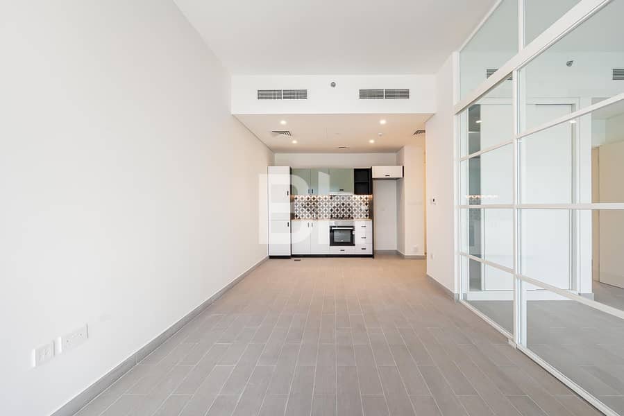 Vacant Now | Low Floor | Pool View Vacant Now | Low Floor | Pool View