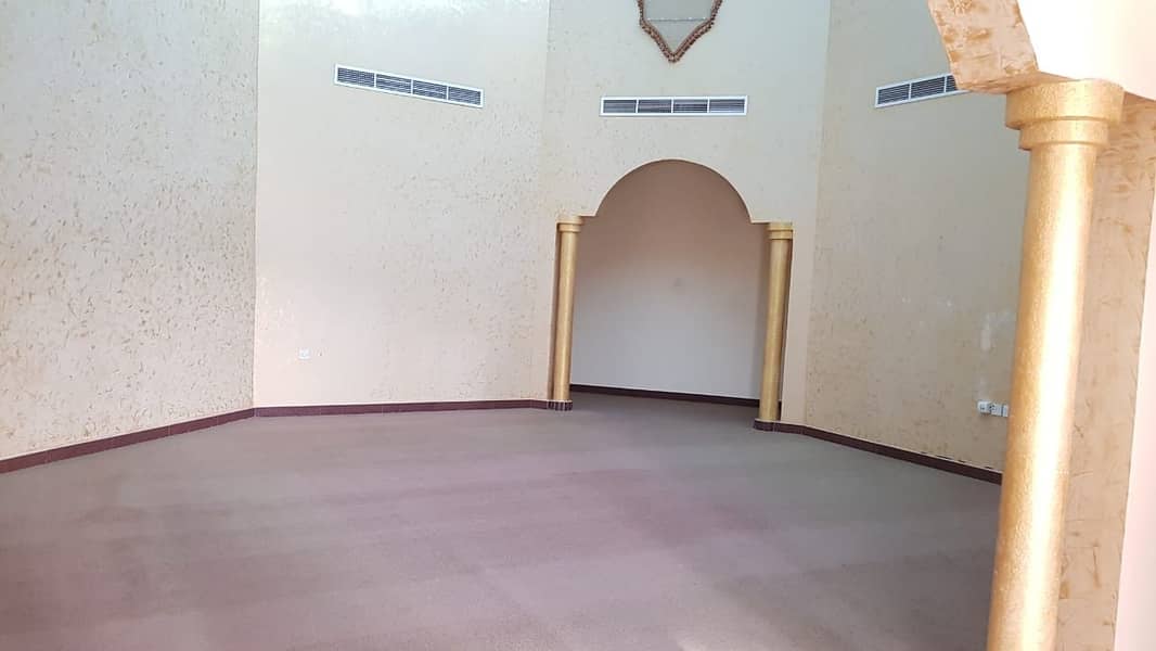 4 ***** Beautiful 5bhk Single Storey Villa available for rent in Muwafjah area *****