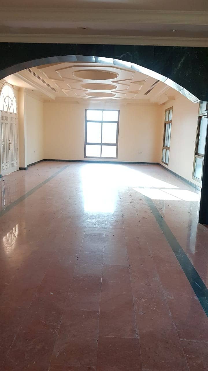 12 ***** Beautiful 5bhk Single Storey Villa available for rent in Muwafjah area *****