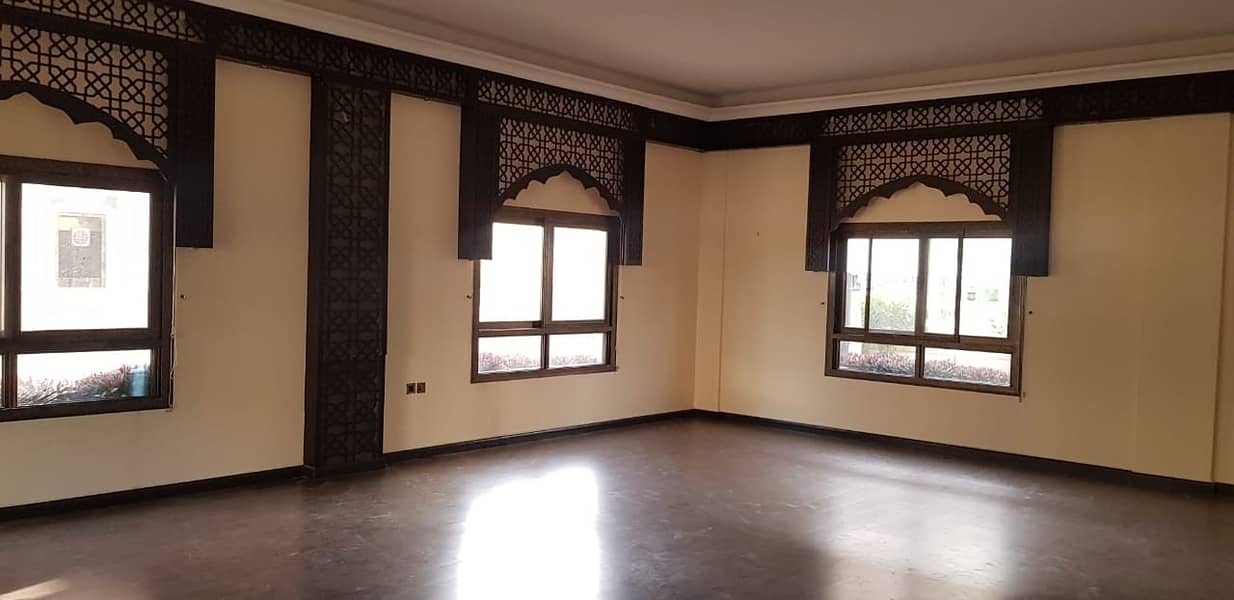 ***** EXCLUSIVE OFFER - Lovely 5Bhk Duplex villa available for rent in Al fayha Area *****