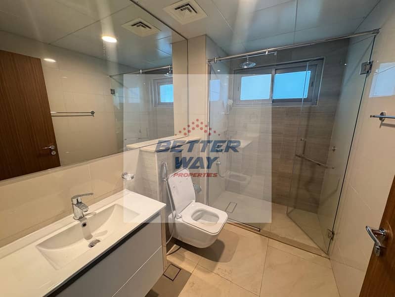 9 bathroom. jpeg
