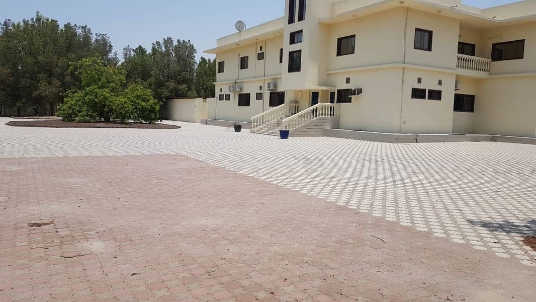 ***** Commercial/Residentia l- Extremely Beautiful 10bhk Duplex Villa for rent in Al Khezamia *****