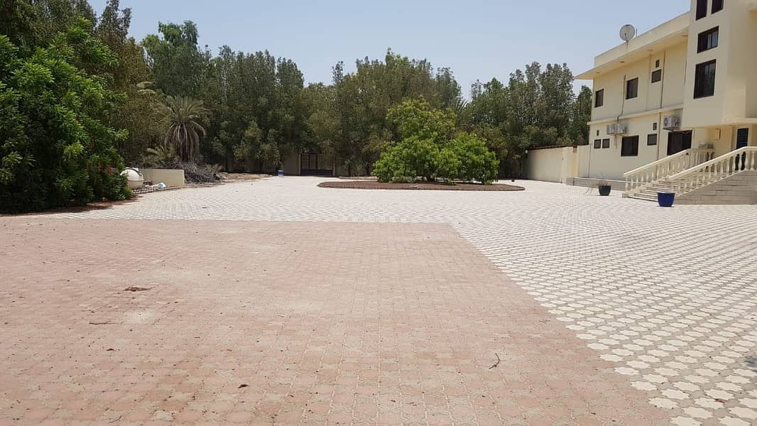 2 ***** Commercial/Residentia l- Extremely Beautiful 10bhk Duplex Villa for rent in Al Khezamia *****