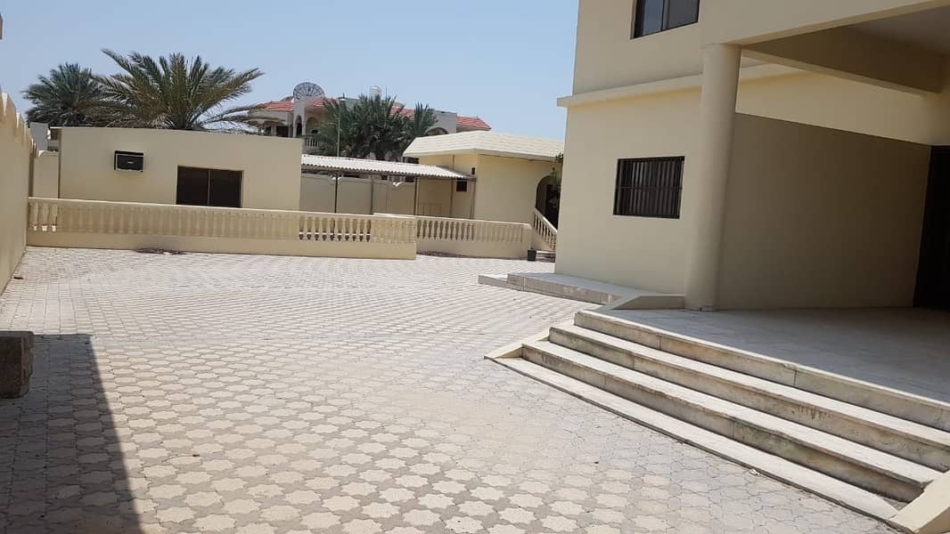 13 ***** Commercial/Residentia l- Extremely Beautiful 10bhk Duplex Villa for rent in Al Khezamia *****