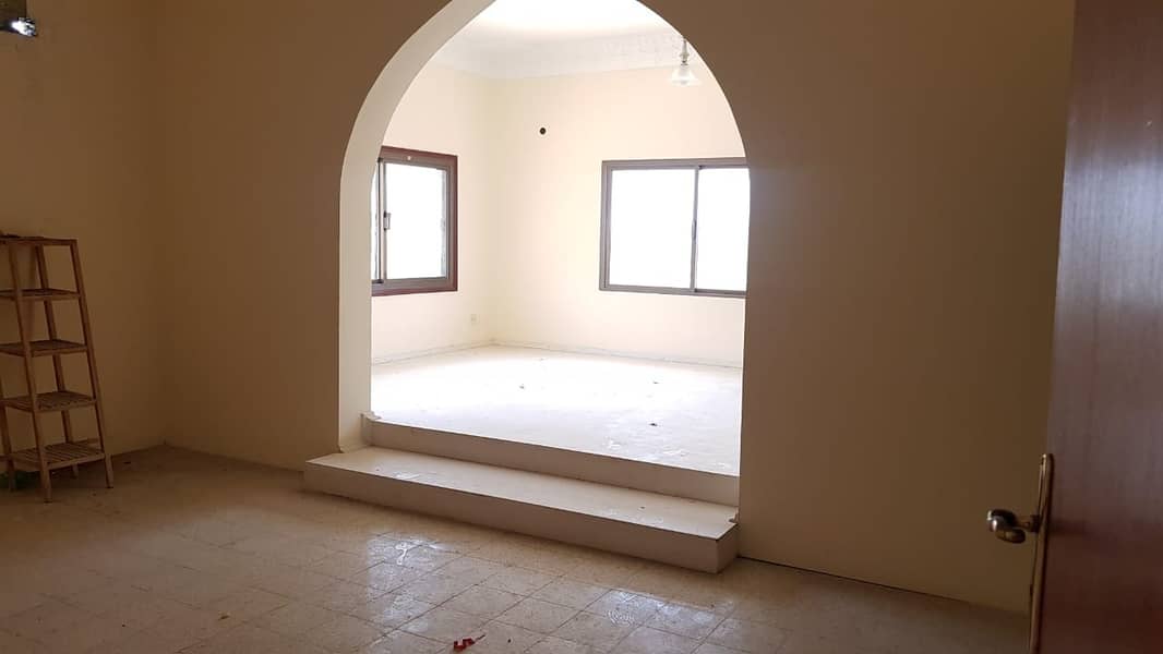 17 ***** Commercial/Residentia l- Extremely Beautiful 10bhk Duplex Villa for rent in Al Khezamia *****