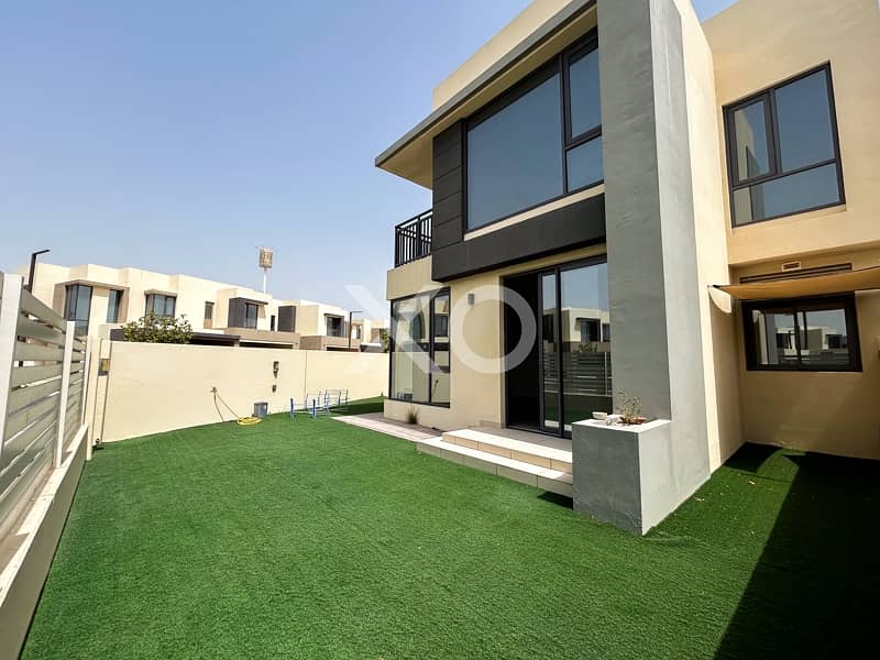 Corner Unit | Vacant Now | 2E | Exclusive