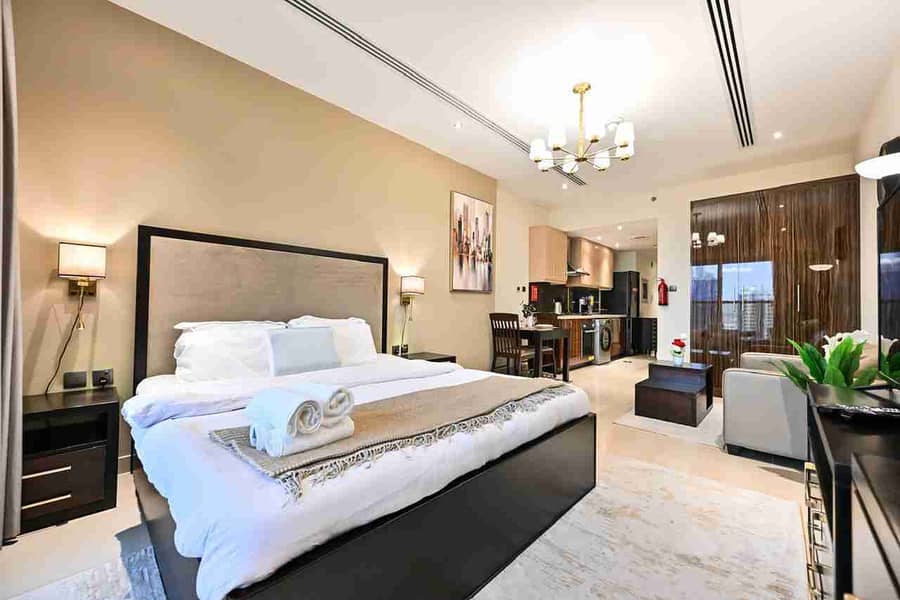 Stylish Downtown Dubai Stay - Image 8