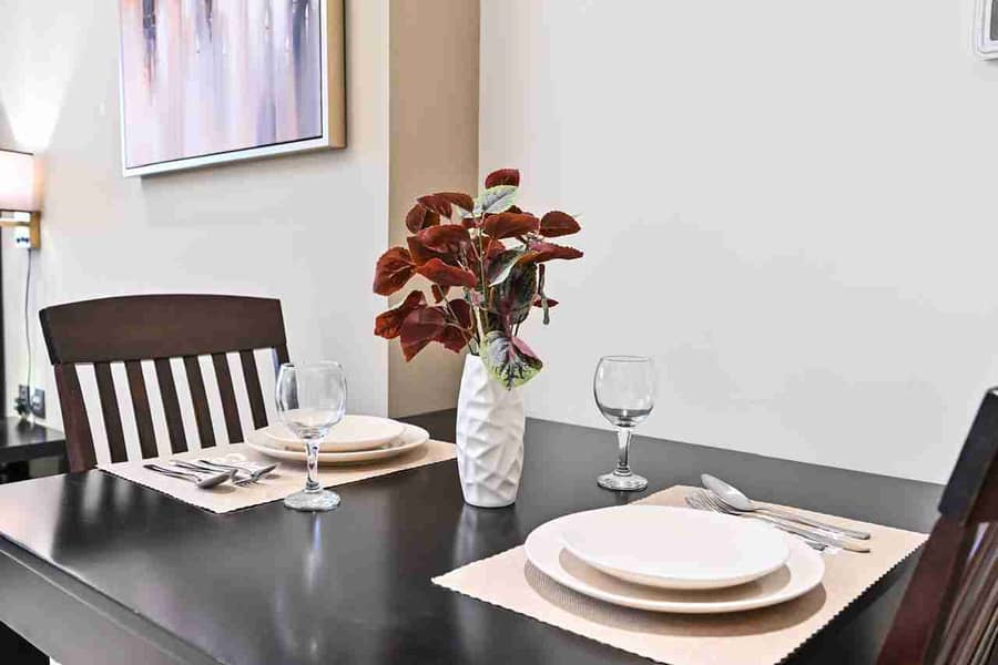 Stylish Downtown Dubai Stay - Image 12