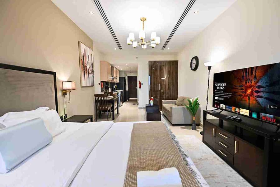 Stylish Downtown Dubai Stay - Image 22