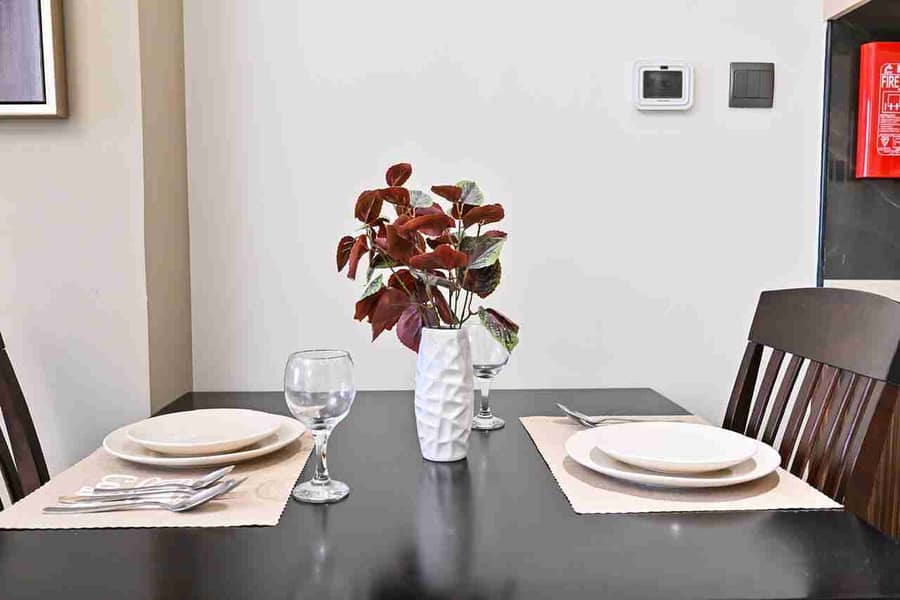 Stylish Downtown Dubai Stay - Image 29