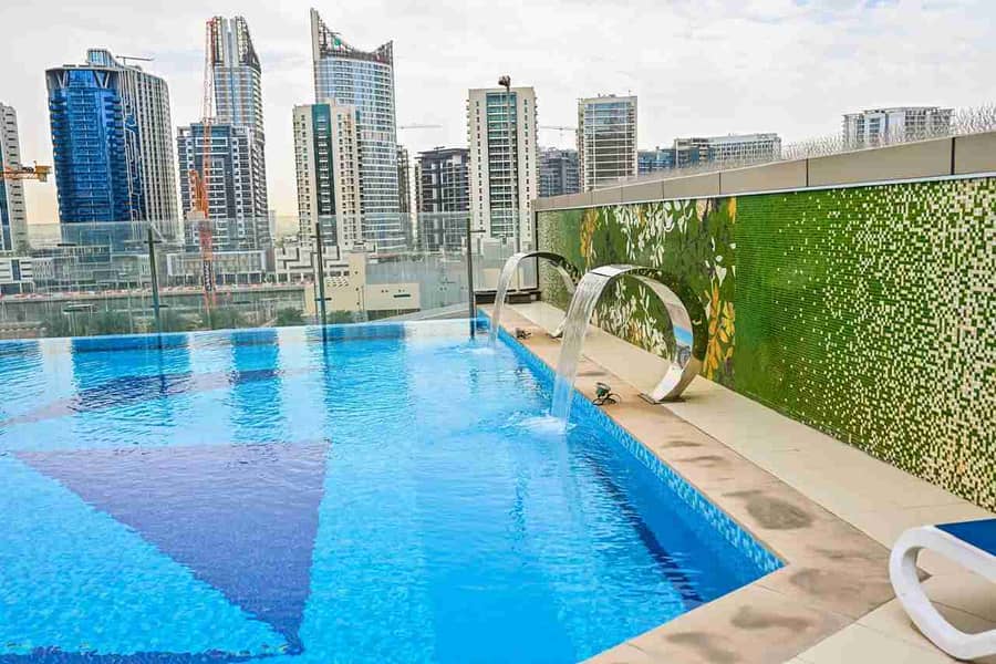 Stylish Downtown Dubai Stay - Image 43