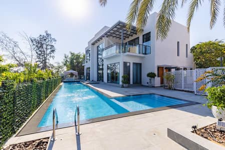 6 Bedroom Villa for Rent in Jumeirah Islands, Dubai - Furnished | Upgraded | Infinity Pool | Lake View