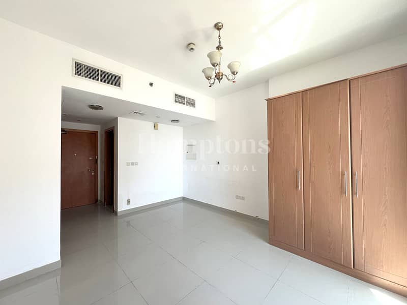 Vacant Now | Lake View | With Parking Vacant Now | Lake View | With Parking