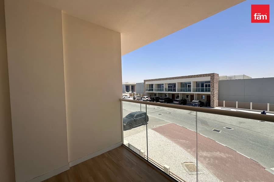 Spcious 2 Bedroom | Corner | Single Row Unit Spcious 2 Bedroom | Corner | Single Row Unit